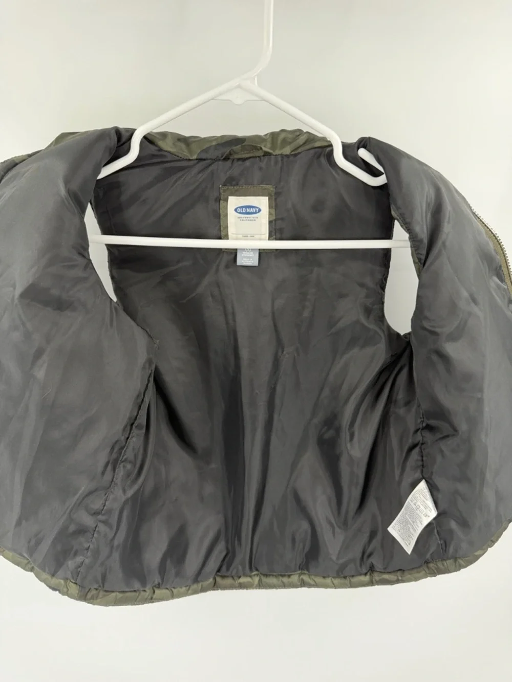 Old‎ Navy Green Camo Puffer Vest Kids Size XS/5